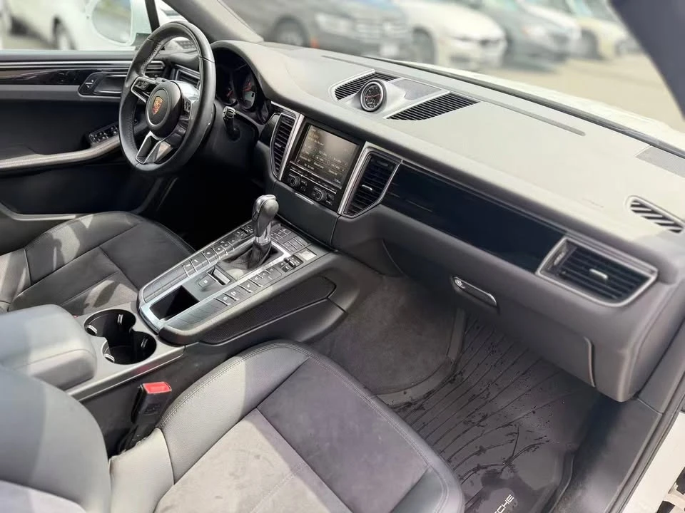 2015 Porsche Macan S - Image 15 of 17