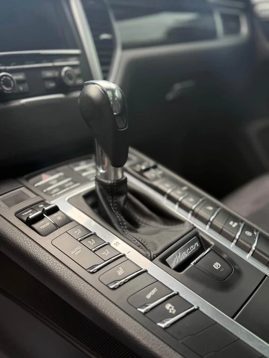 2015 Porsche Macan S - Image 10 of 11