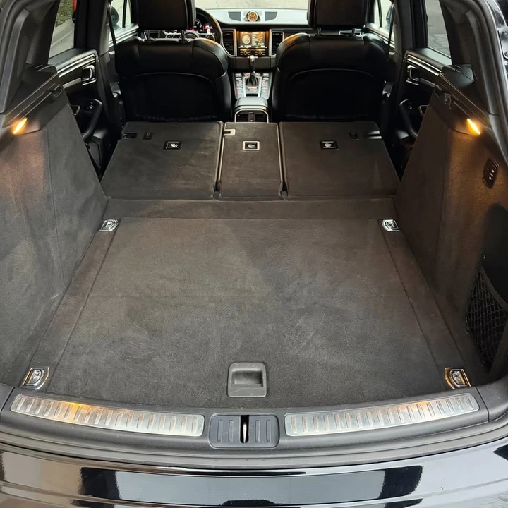 2015 Porsche Macan Turbo - Image 19 of 20