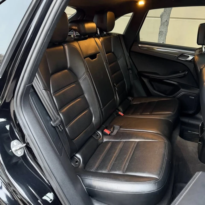 2015 Porsche Macan Turbo - Image 15 of 20
