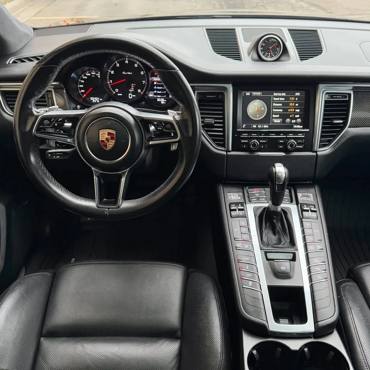 2015 Porsche Macan Turbo - Image 9 of 20