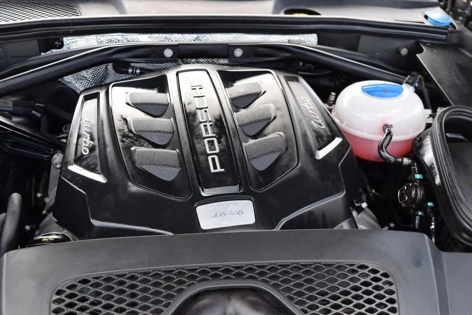 2015 Porsche Macan Turbo - Image 20 of 20