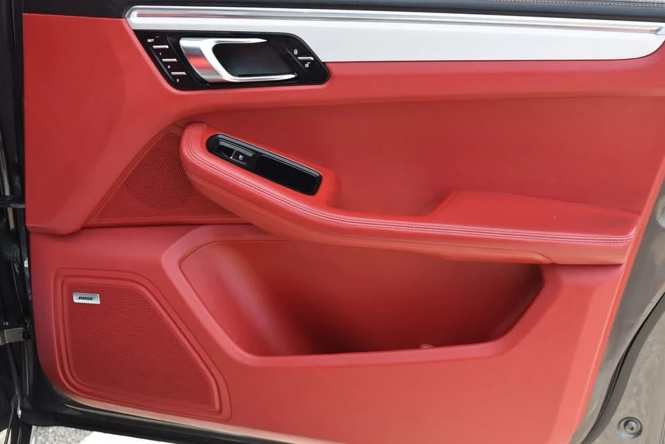 2015 Porsche Macan Turbo - Image 11 of 20