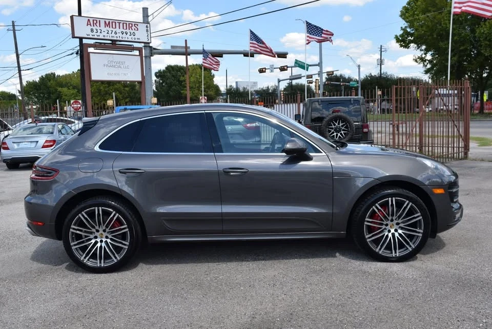 2015 Porsche Macan Turbo - Image 2 of 20