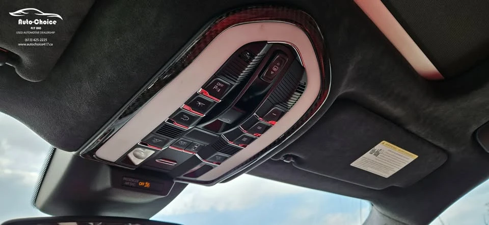 2015 Porsche Macan Turbo - Image 15 of 19