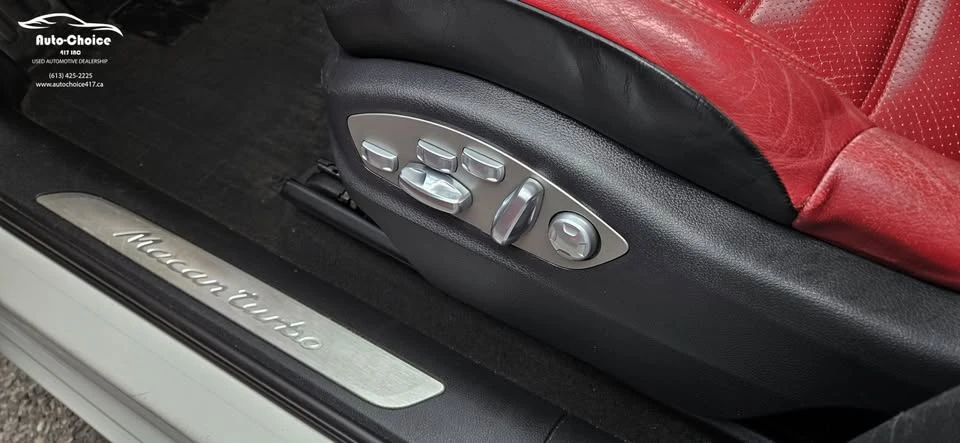 2015 Porsche Macan Turbo - Image 16 of 19
