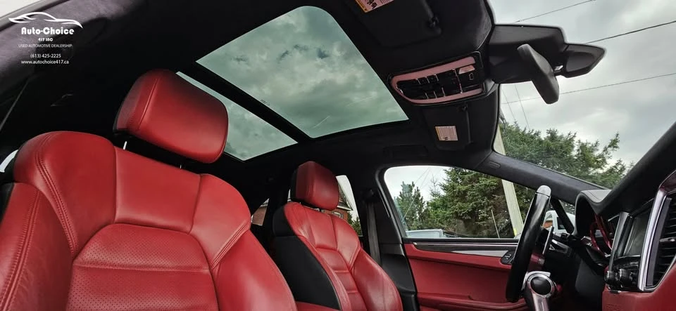 2015 Porsche Macan Turbo - Image 17 of 19