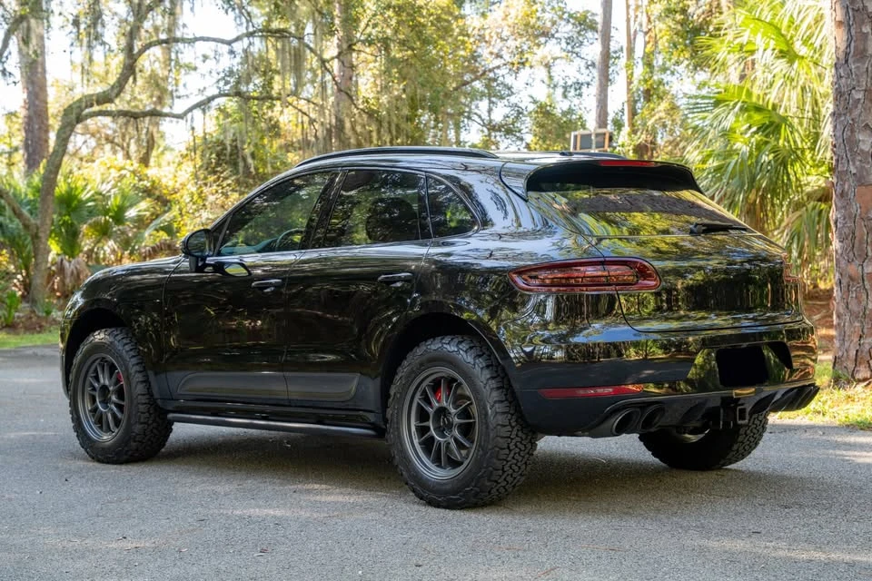 2015 Porsche Macan Turbo - Image 8 of 10
