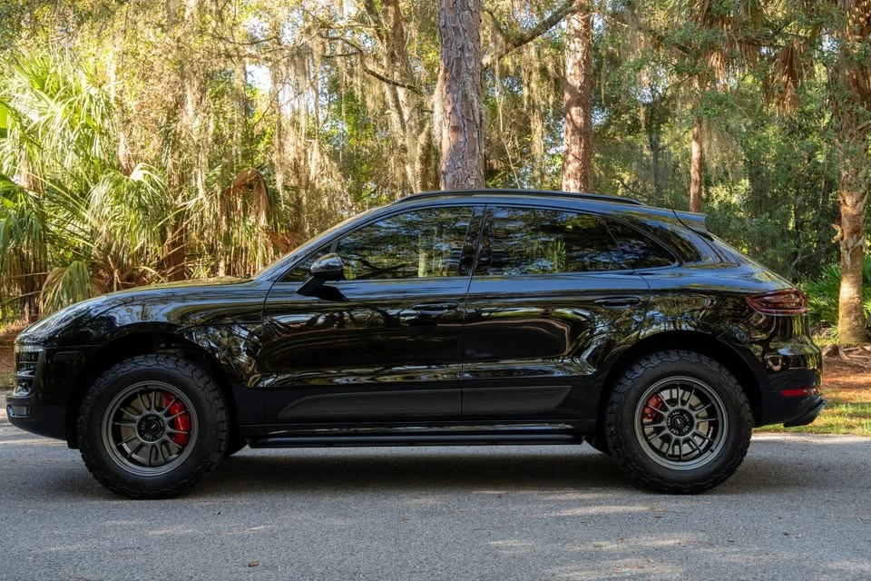 2015 Porsche Macan Turbo - Image 6 of 10