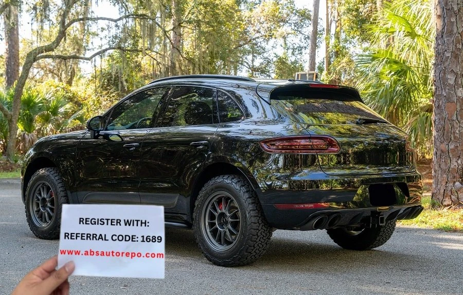 2015 Porsche Macan Turbo - Image 4 of 5