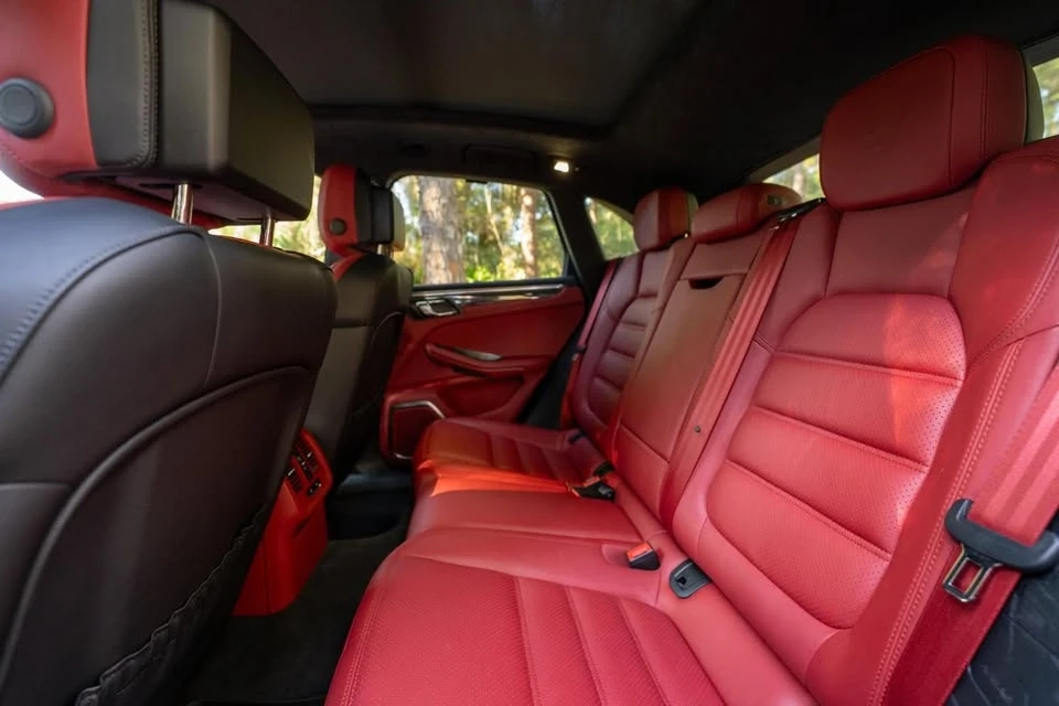 2015 Porsche Macan Turbo - Image 7 of 9