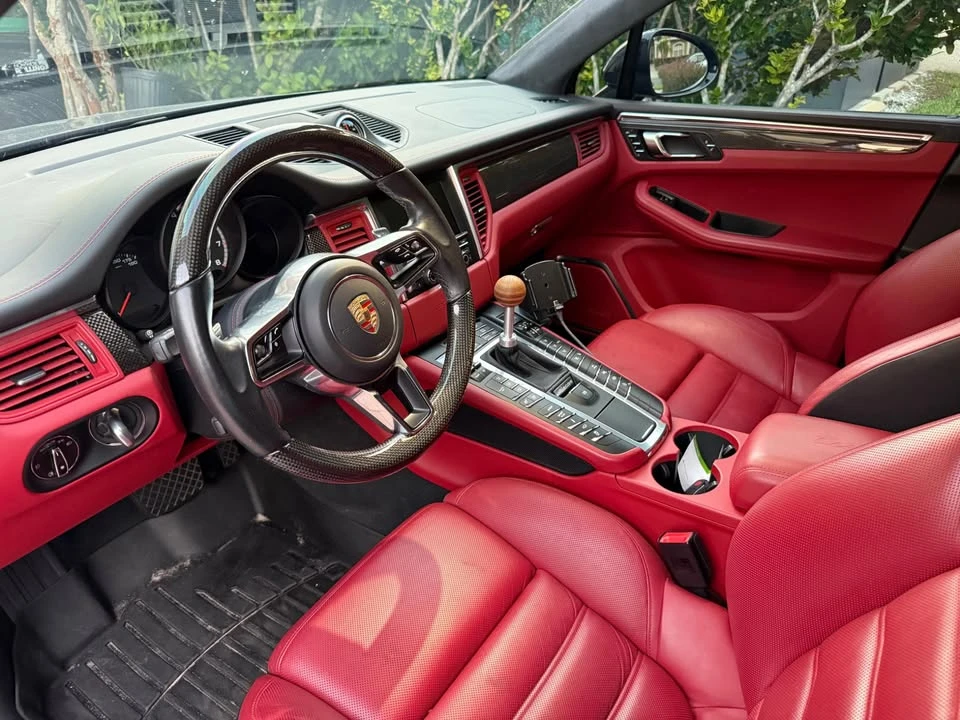 2015 Porsche Macan Turbo - Image 4 of 7