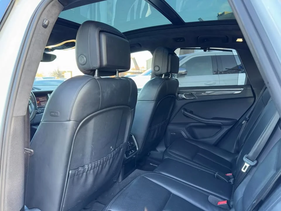 2015 Porsche Macan Turbo - Image 17 of 20
