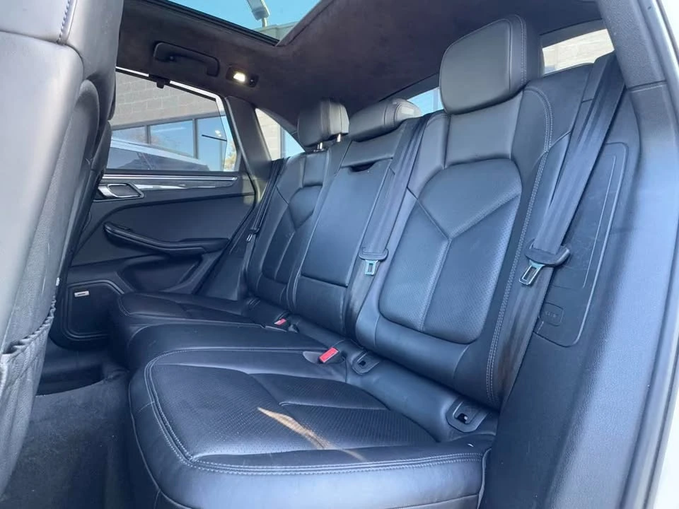 2015 Porsche Macan Turbo - Image 18 of 20