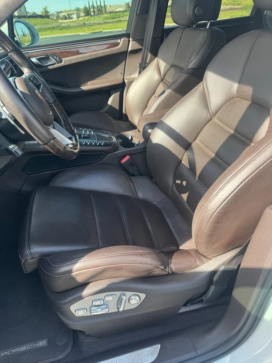2015 Porsche Macan Turbo - Image 9 of 10