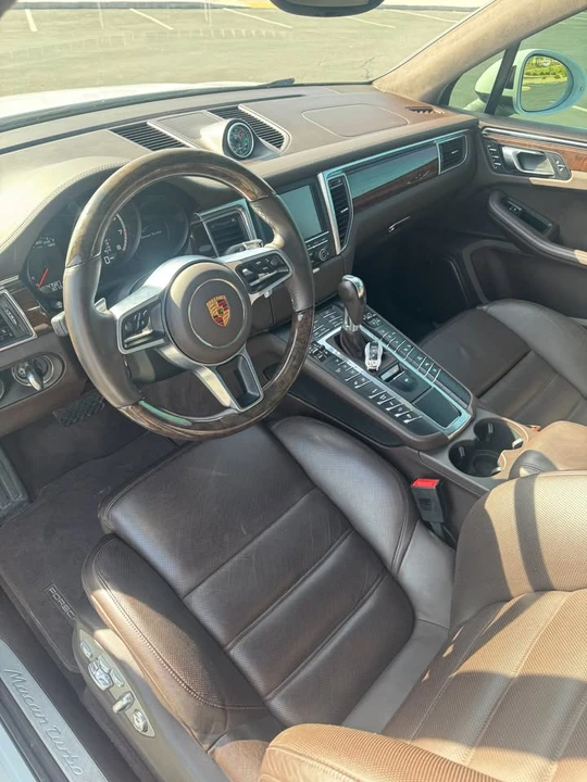 2015 Porsche Macan Turbo - Image 8 of 10