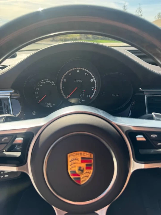 2015 Porsche Macan Turbo - Image 7 of 10