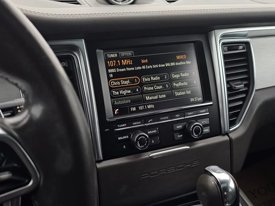 2015 Porsche Macan Turbo - Image 16 of 20