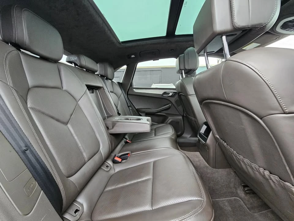 2015 Porsche Macan Turbo - Image 11 of 20