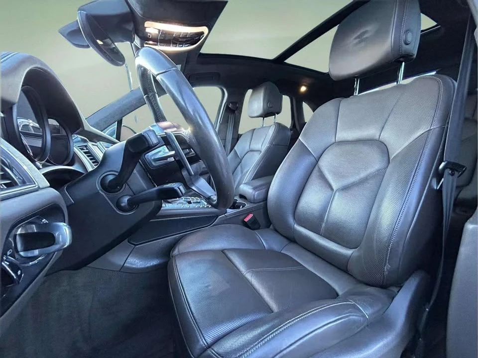 2015 Porsche Macan Turbo - Image 11 of 16