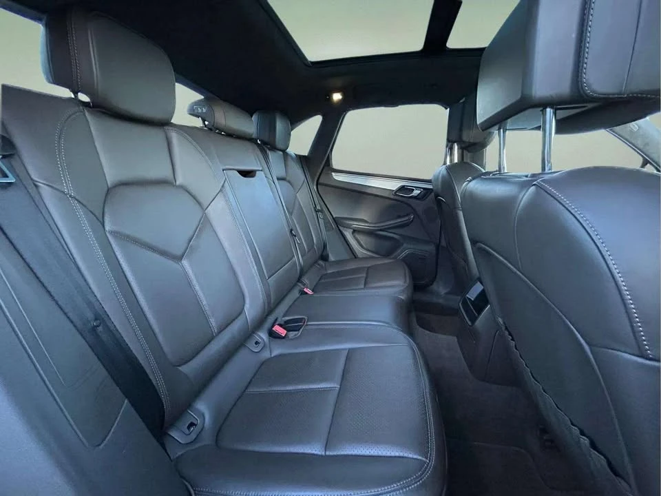 2015 Porsche Macan Turbo - Image 13 of 16