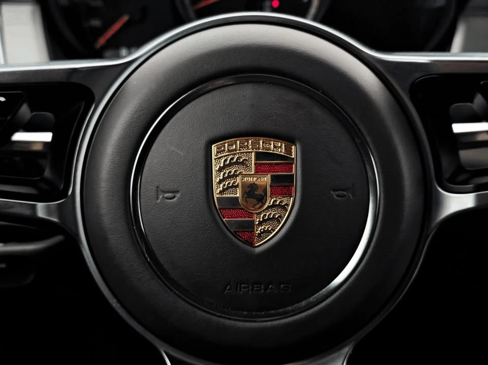 2015 Porsche Macan Turbo - Image 17 of 20