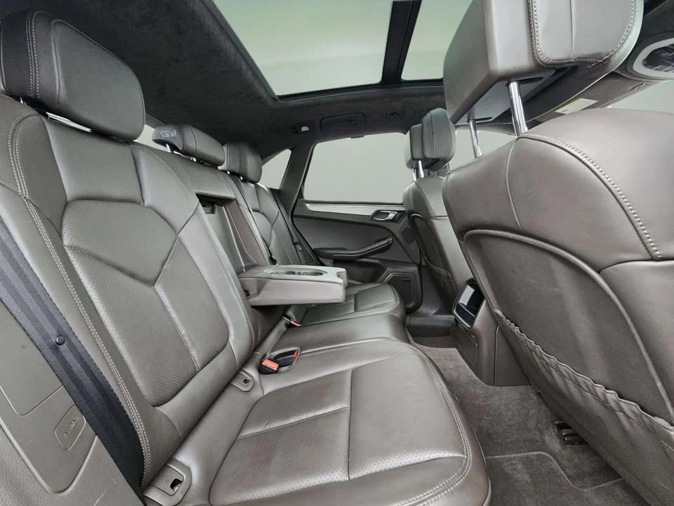 2015 Porsche Macan Turbo - Image 12 of 20