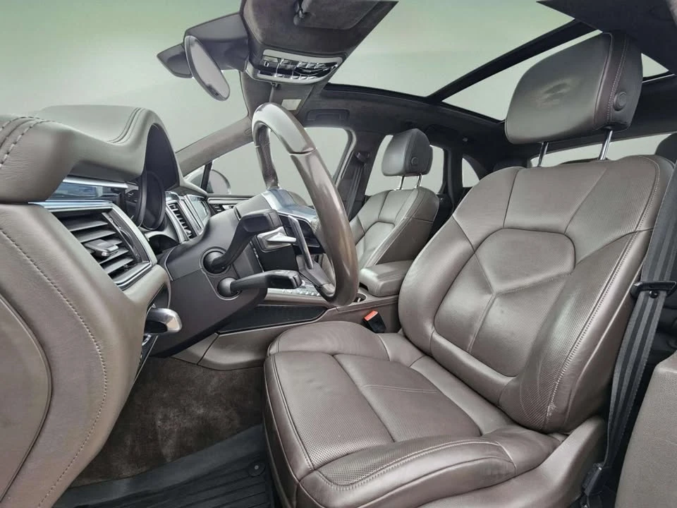 2015 Porsche Macan Turbo - Image 10 of 20