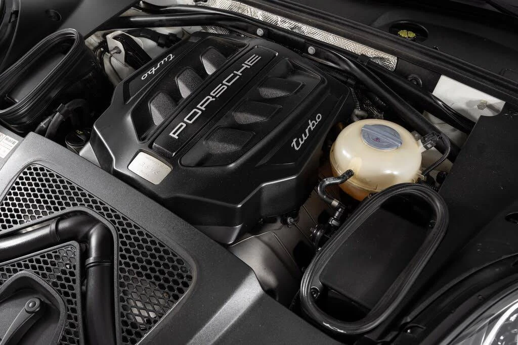 2015 Porsche Macan Turbo - Image 5 of 10