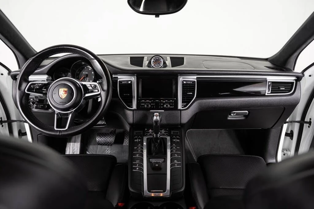 2015 Porsche Macan Turbo - Image 7 of 10