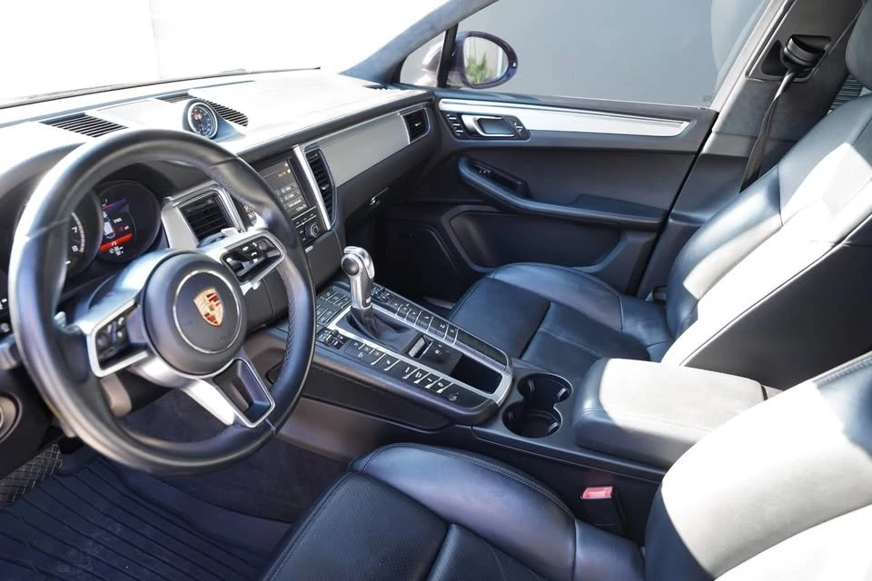 2015 Porsche Macan Turbo - Image 8 of 20