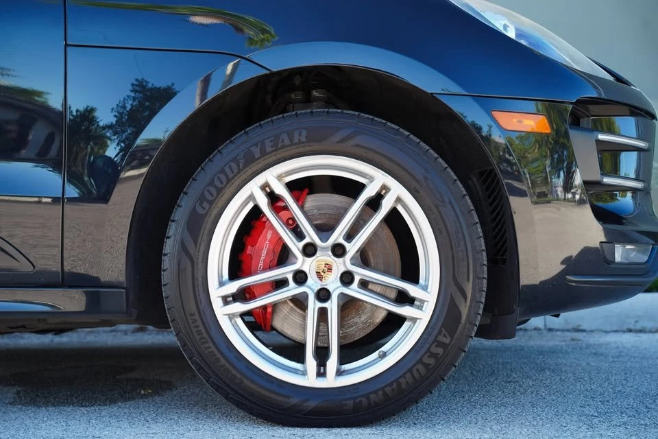 2015 Porsche Macan Turbo - Image 19 of 20