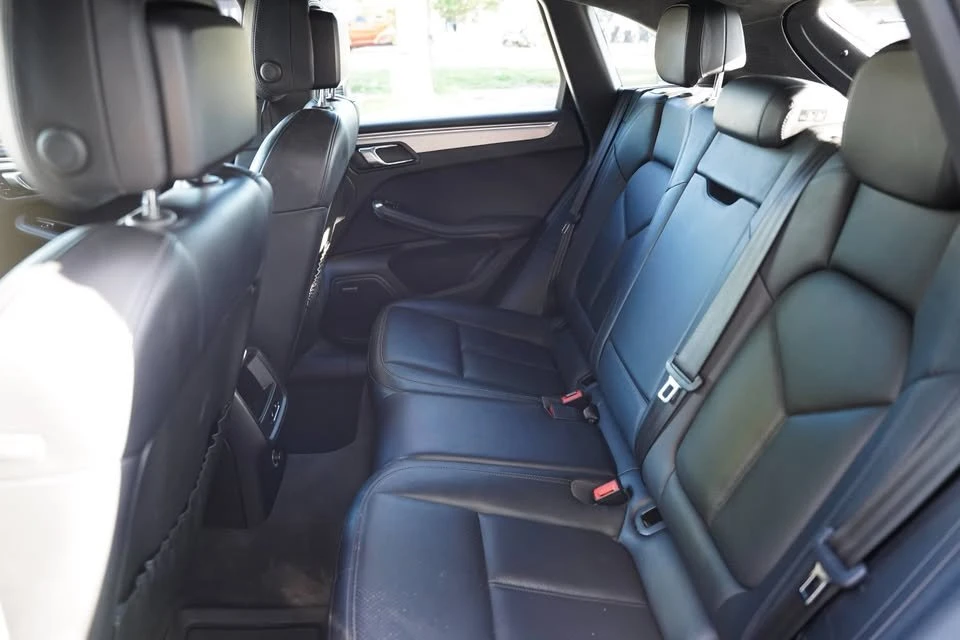2015 Porsche Macan Turbo - Image 13 of 20