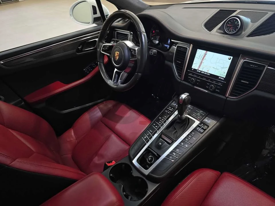 2015 Porsche Macan Turbo - Image 18 of 20