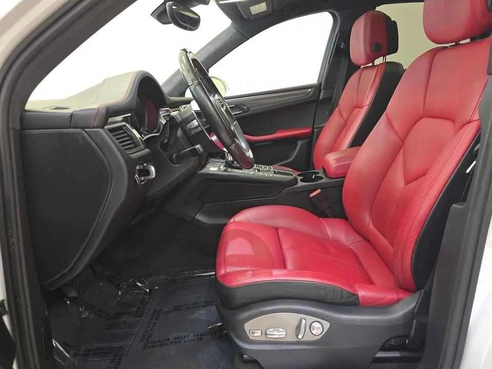 2015 Porsche Macan Turbo - Image 15 of 20