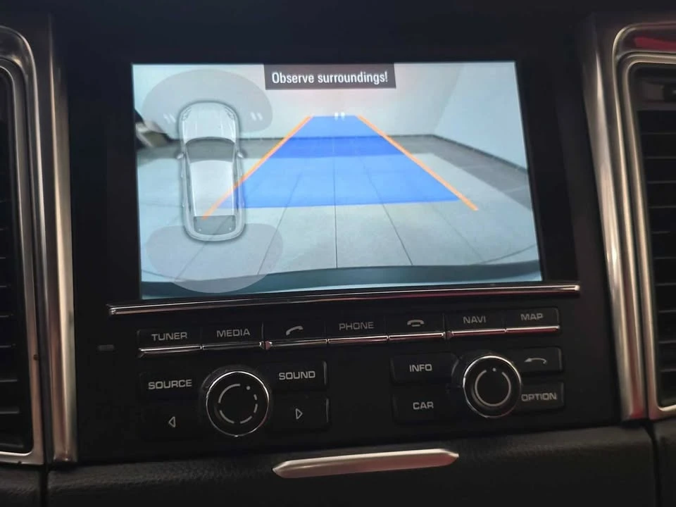 2015 Porsche Macan Turbo - Image 11 of 20