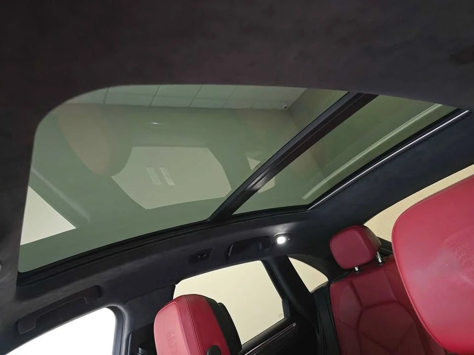 2015 Porsche Macan Turbo - Image 14 of 20