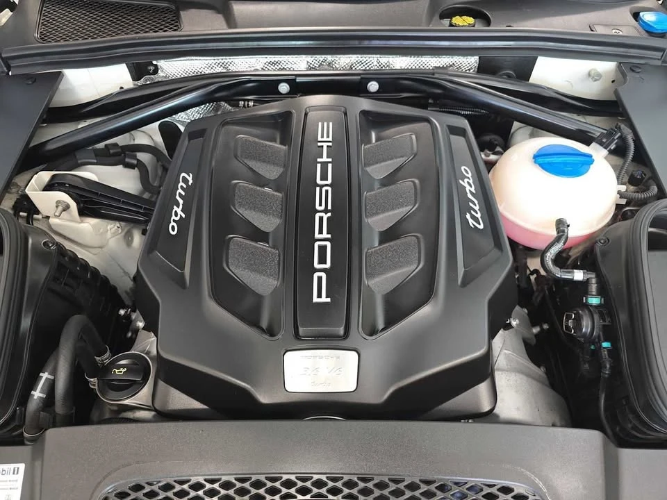 2015 Porsche Macan Turbo - Image 20 of 20