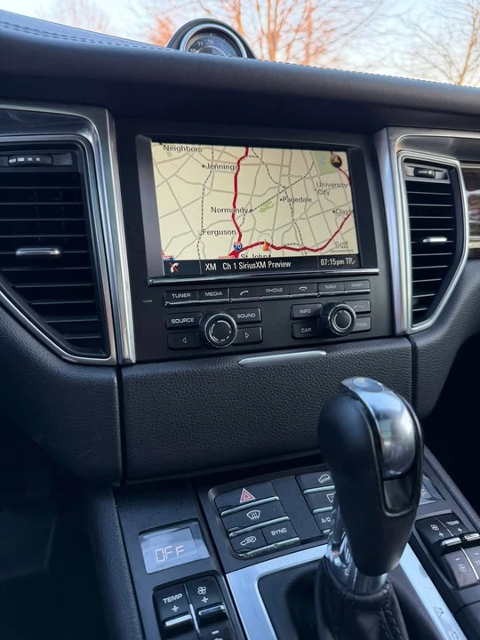 2015 Porsche Macan Turbo - Image 16 of 16