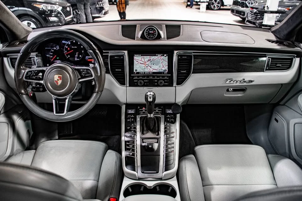 2015 Porsche Macan Turbo - Image 7 of 20
