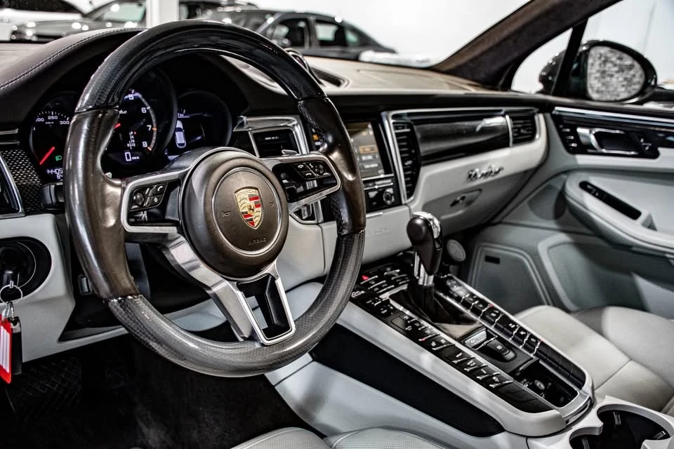 2015 Porsche Macan Turbo - Image 20 of 20