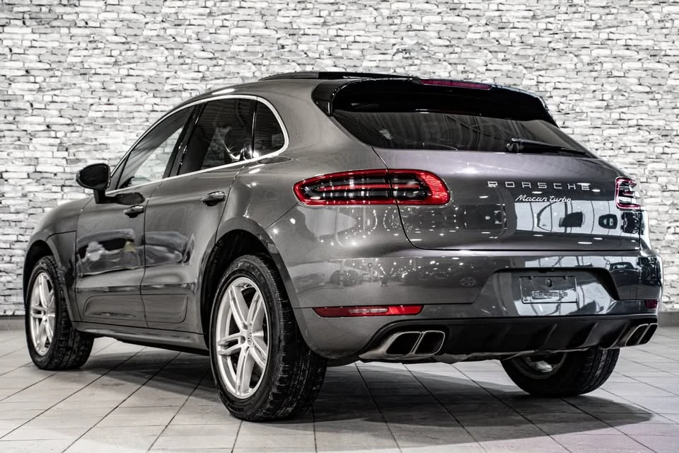 2015 Porsche Macan Turbo - Image 18 of 20