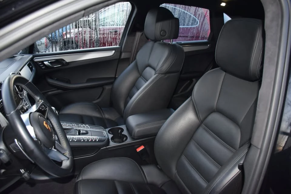 2015 Porsche Macan Turbo - Image 14 of 20