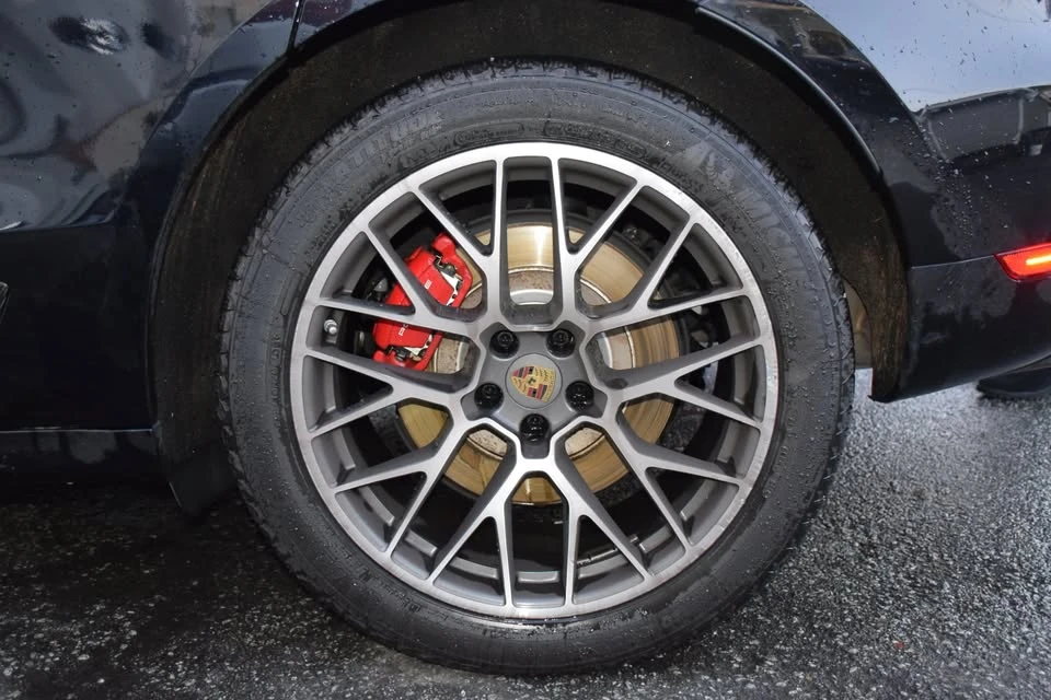 2015 Porsche Macan Turbo - Image 12 of 20