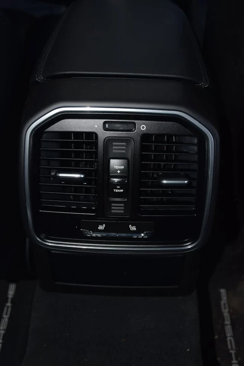 2015 Porsche Macan Turbo - Image 19 of 20