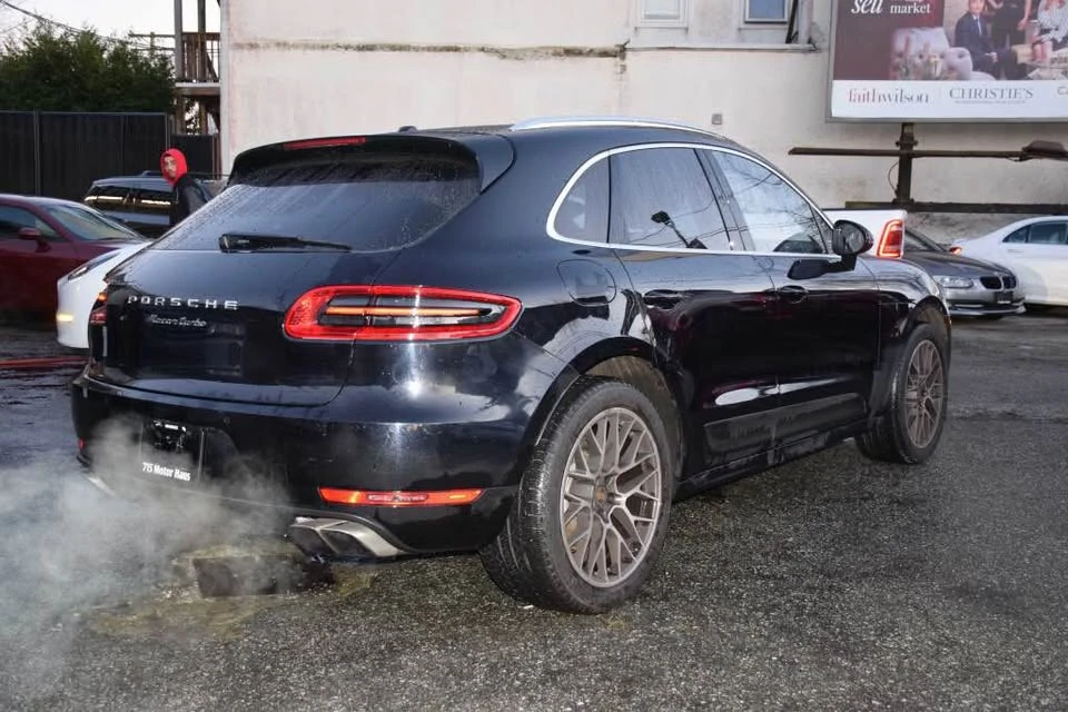 2015 Porsche Macan Turbo - Image 4 of 10