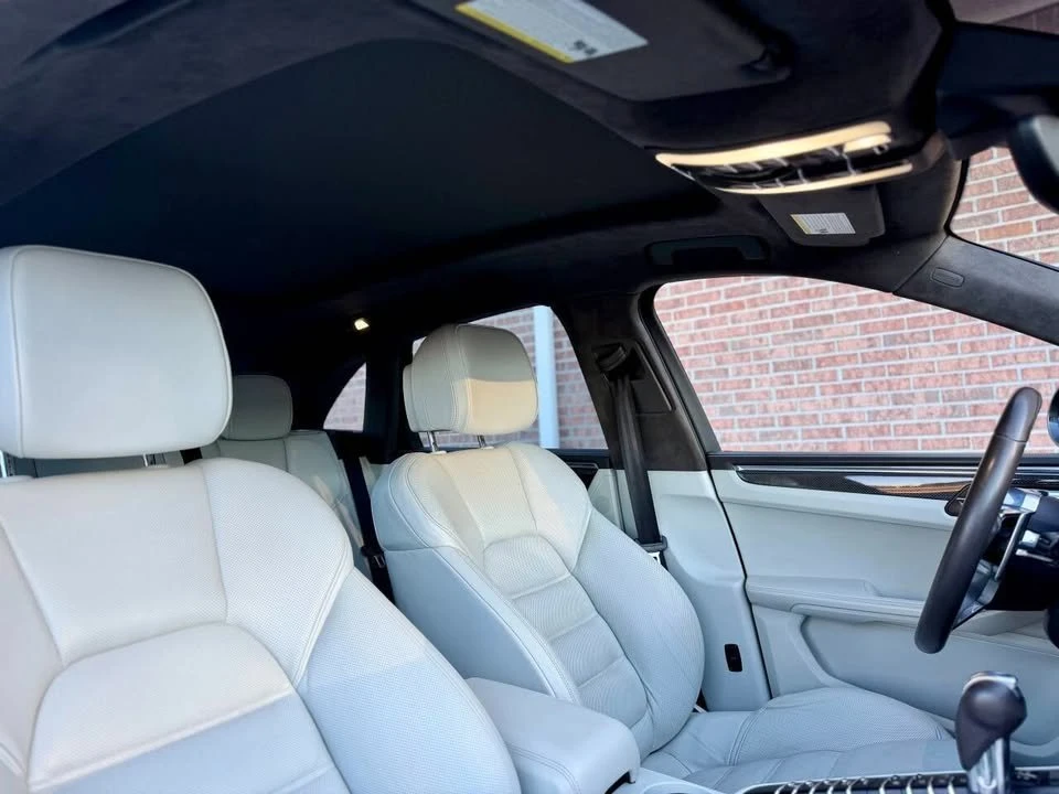 2015 Porsche Macan Turbo - Image 19 of 20