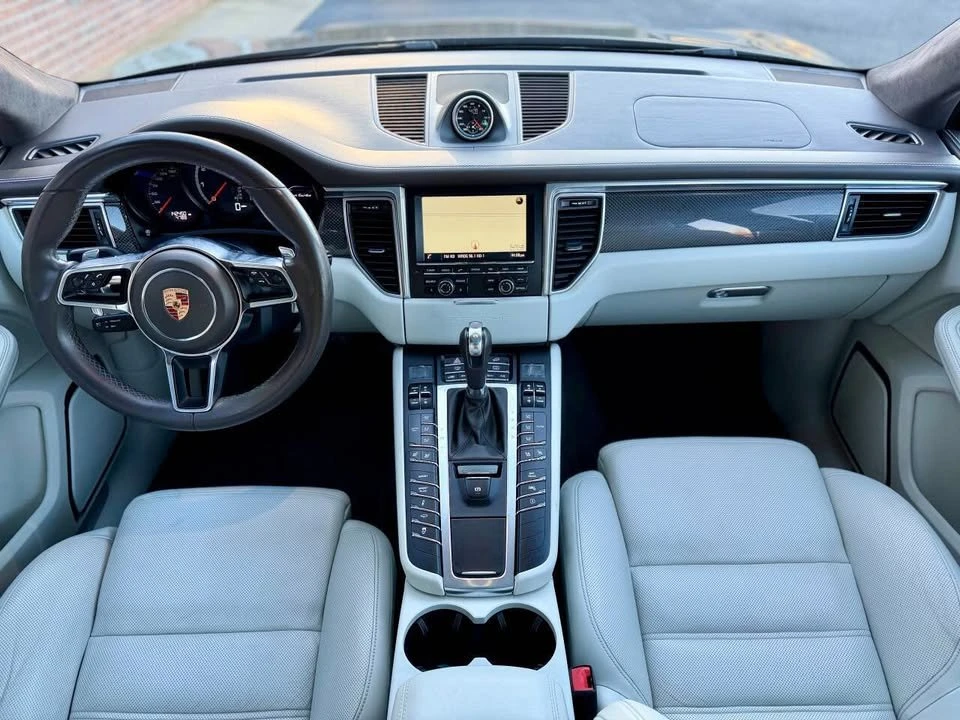 2015 Porsche Macan Turbo - Image 10 of 20