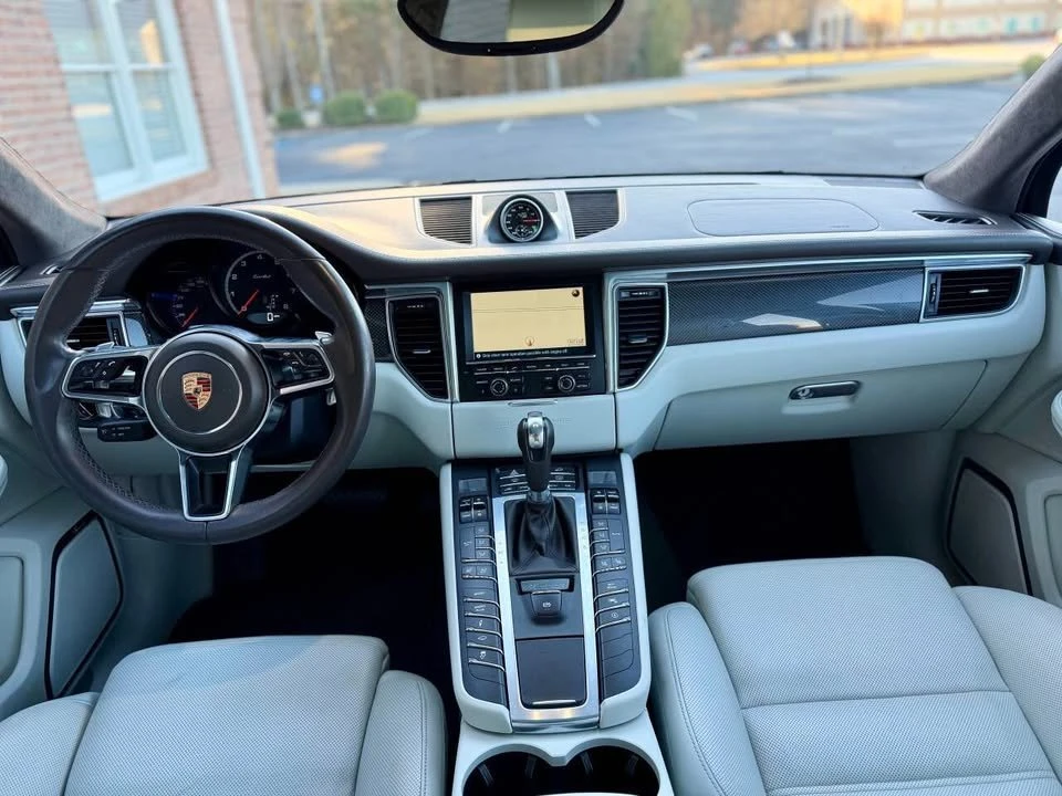 2015 Porsche Macan Turbo - Image 13 of 20