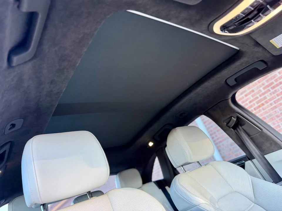 2015 Porsche Macan Turbo - Image 17 of 20